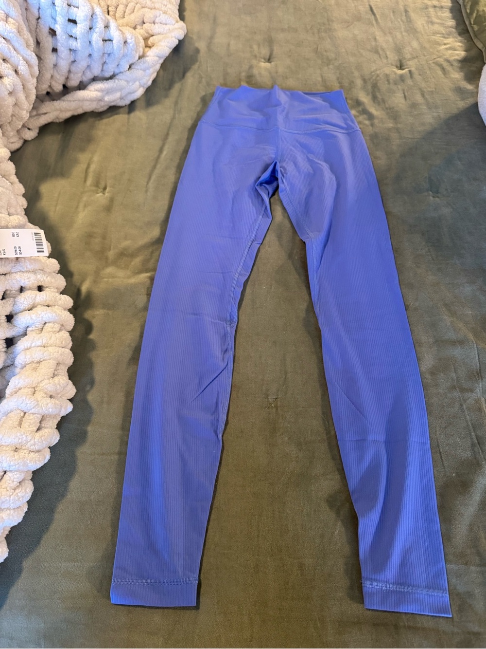 AUTHENTIC LULULEMON RIBBED Leggings. Lilac / blue color. Size 4 28” inseam.